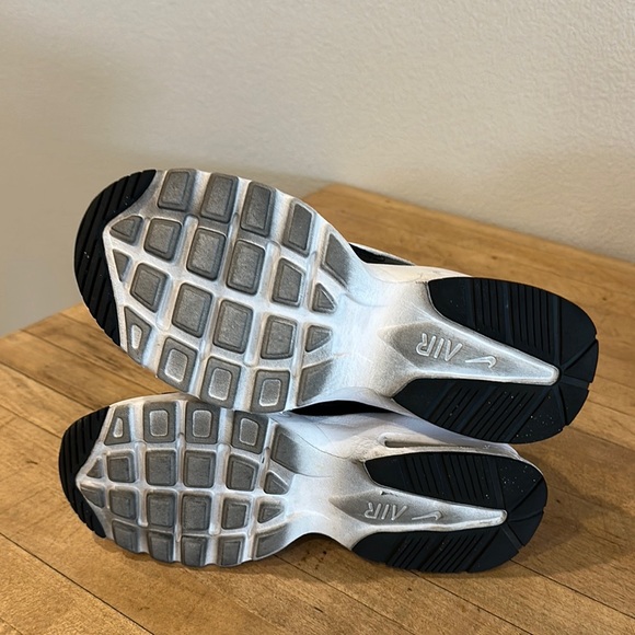 Nike Kids Black and White Athletic Sneakers - Picture 5 of 7